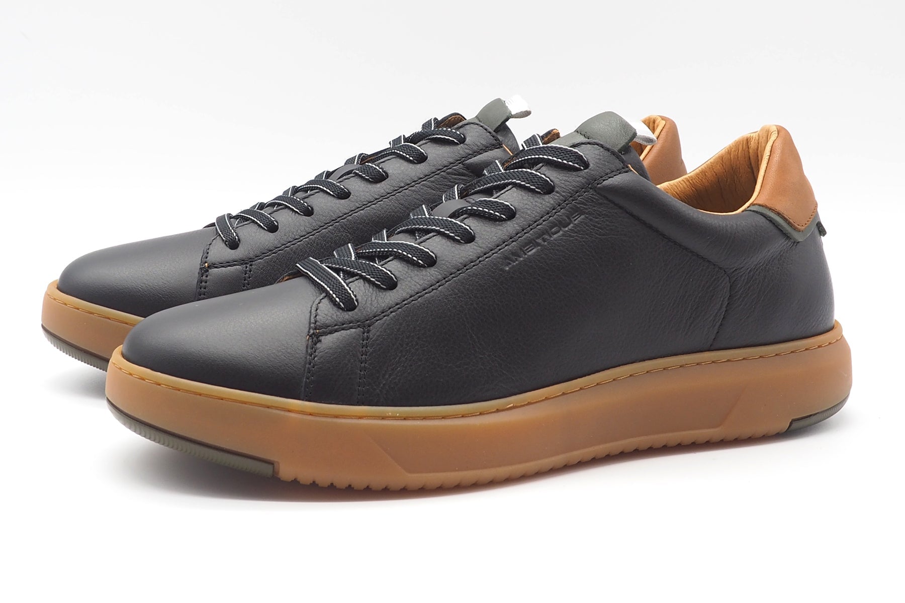 Herren Sneaker aus Glattleder in Schwarz mit Naturgummisohle Herren Sneaker Ambitious 