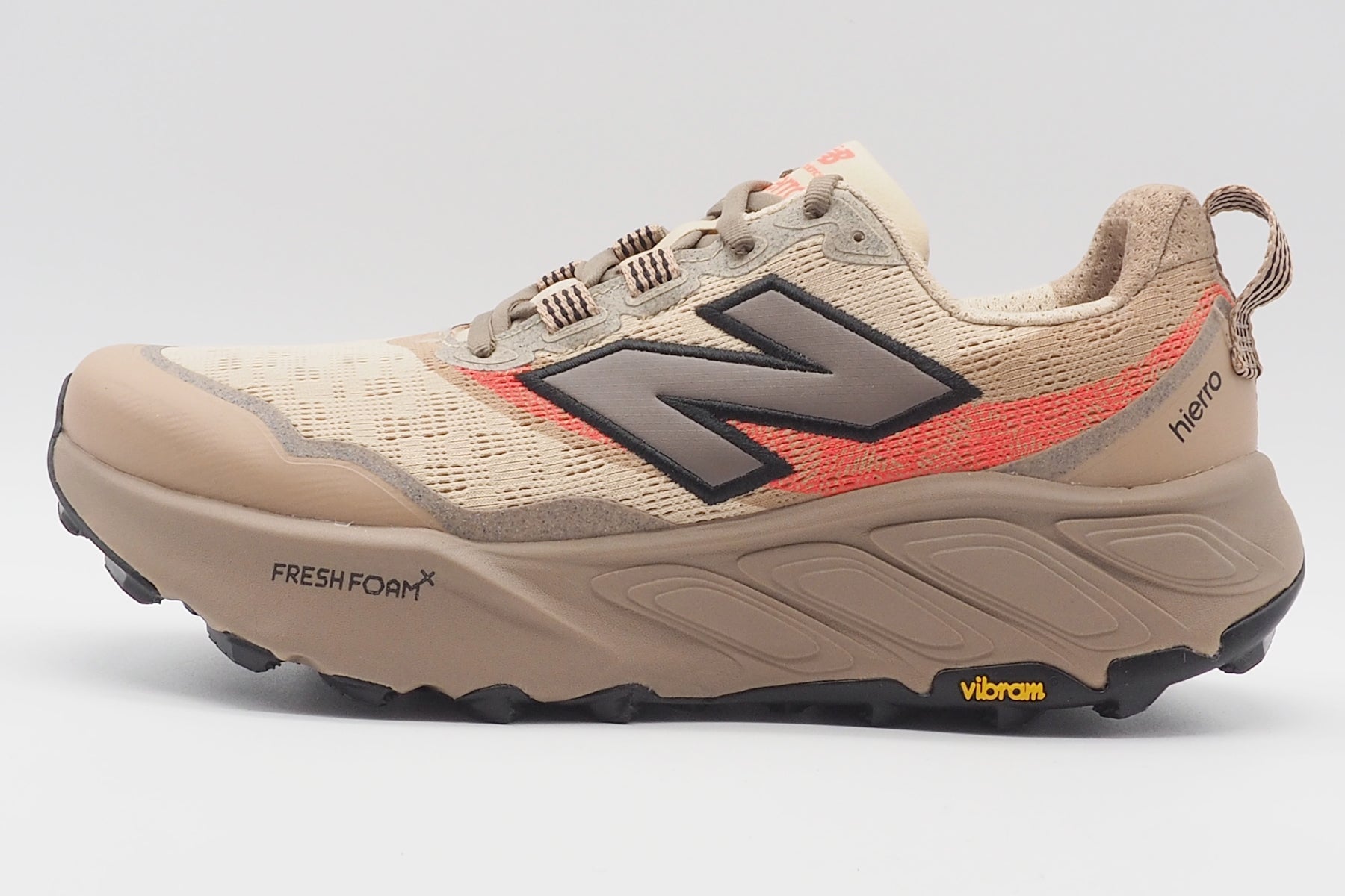 Herren Sneaker Fresh Foam X Hierro v9 "Trail Running" in Sand auf Vibram Sohle Herren Sneaker New Balance 