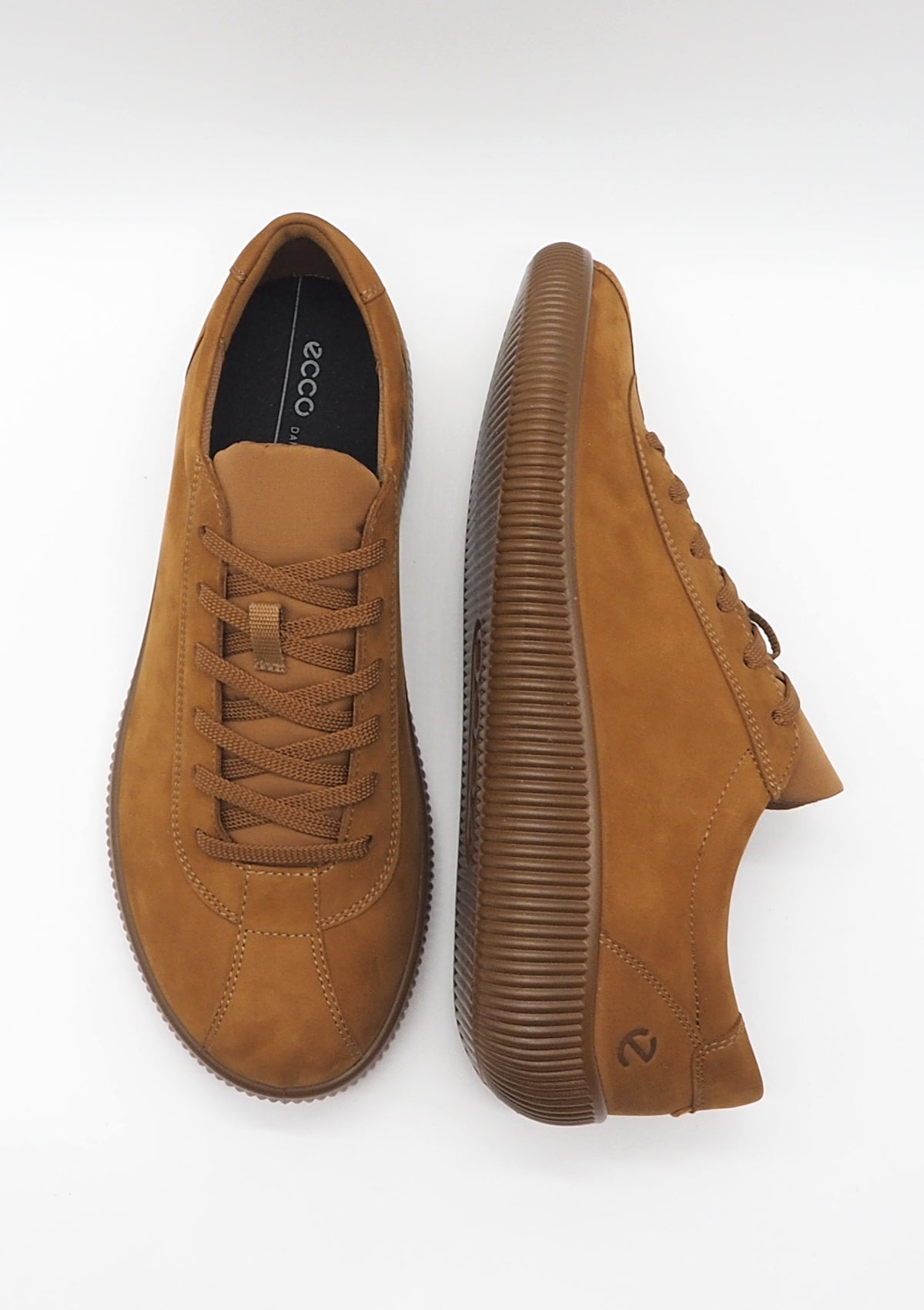 Herren Sneaker im Retrostil aus Nubukleder in Cognnac Herren Sneaker Ecco 