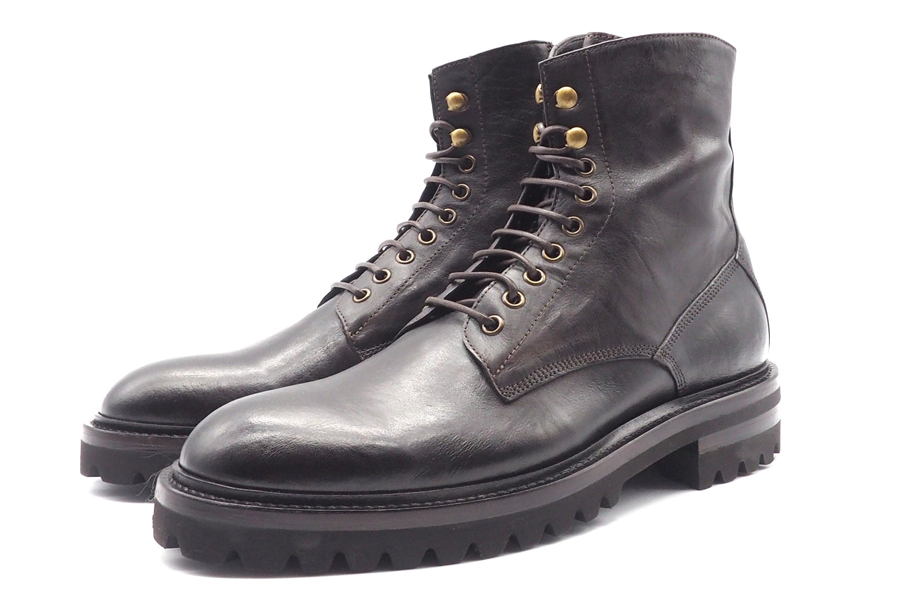 Herren Stiefeletten aus geöltem Leder in Dunkelbraun mit Reissverschluss Herren Stiefeletten Corvari 