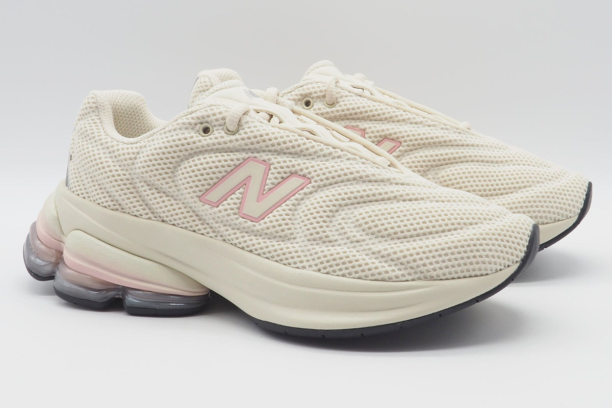 Ikonischer Damen Sneaker 5030 aus Mesh in Creme & Rosa Damen Sneaker New Balance 