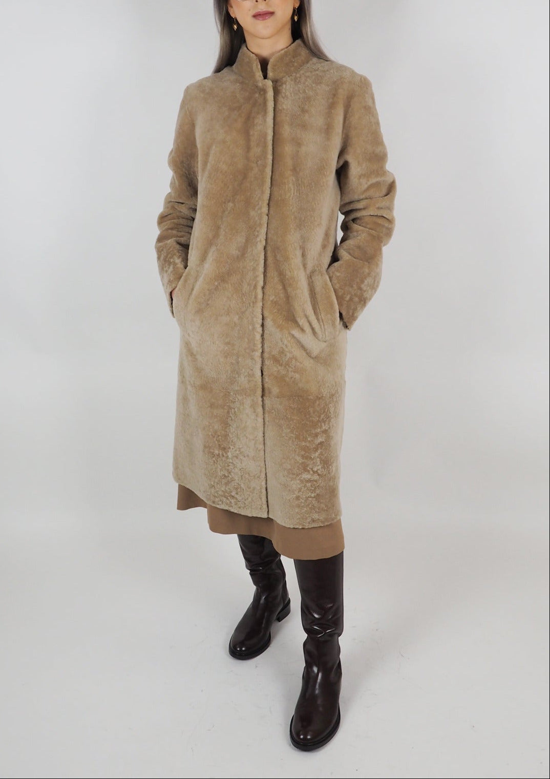 Langer Damemantel aus Lammfell in Beige - Tessa Damen Mantel Benedetta Novi 