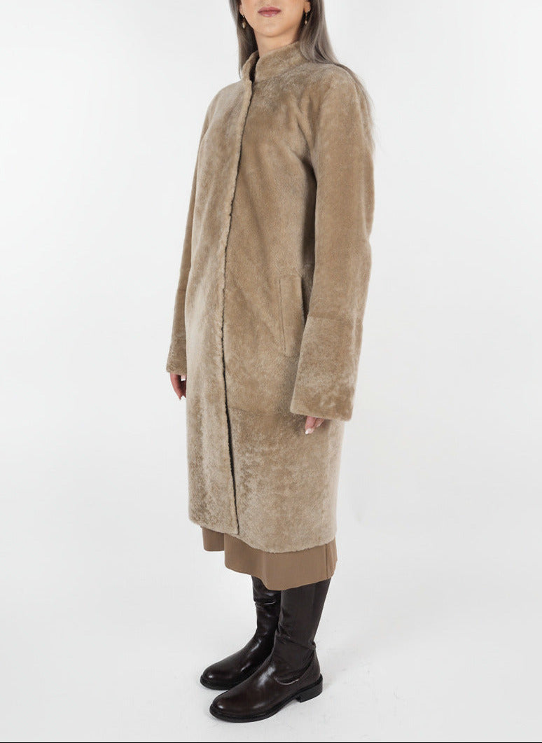 Langer Damemantel aus Lammfell in Beige - Tessa Damen Mantel Benedetta Novi 