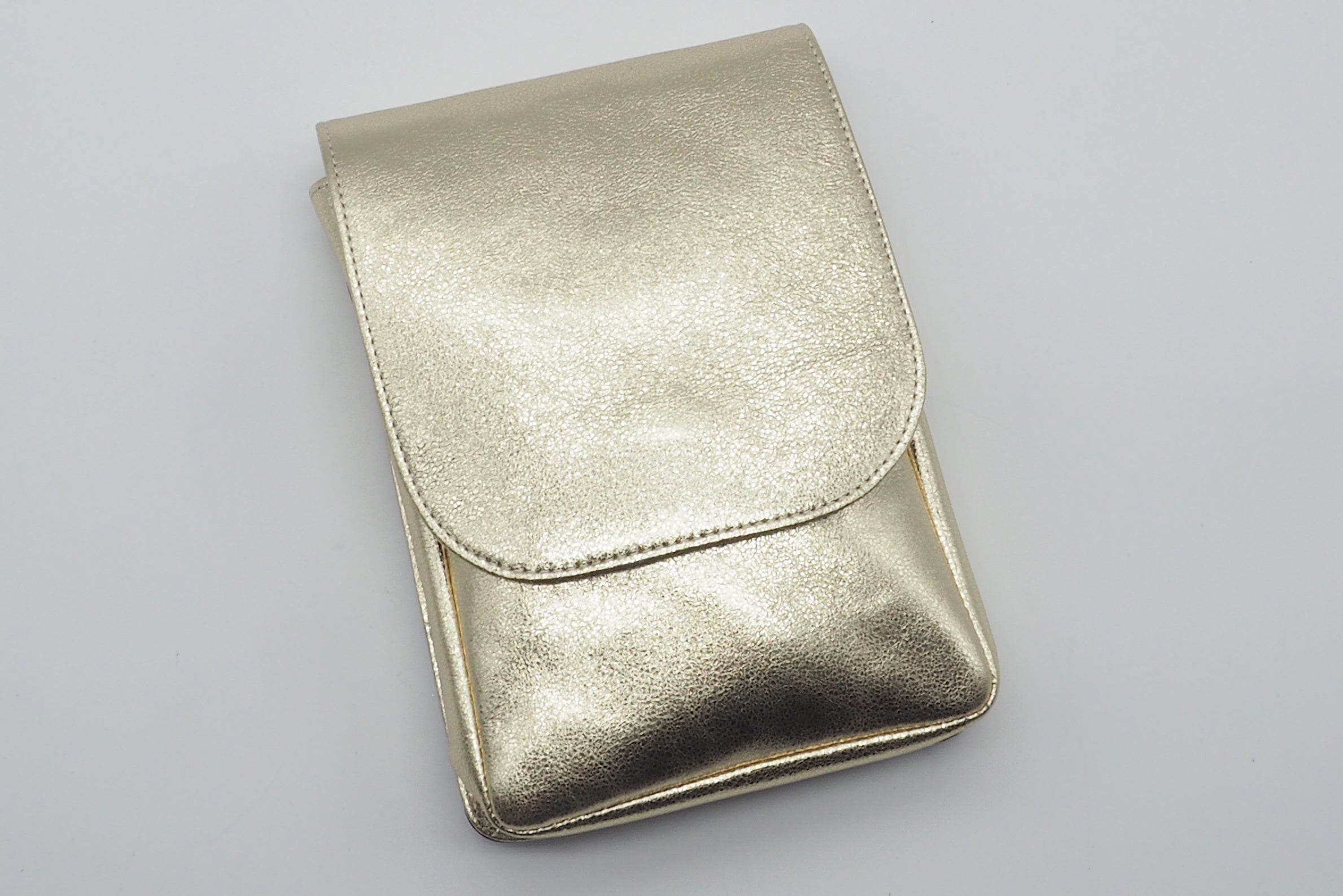 Lässige Crossbodytasche aus Metallicleder in Gold - Adily Taschen Crossbody & Schultertaschen Arche 
