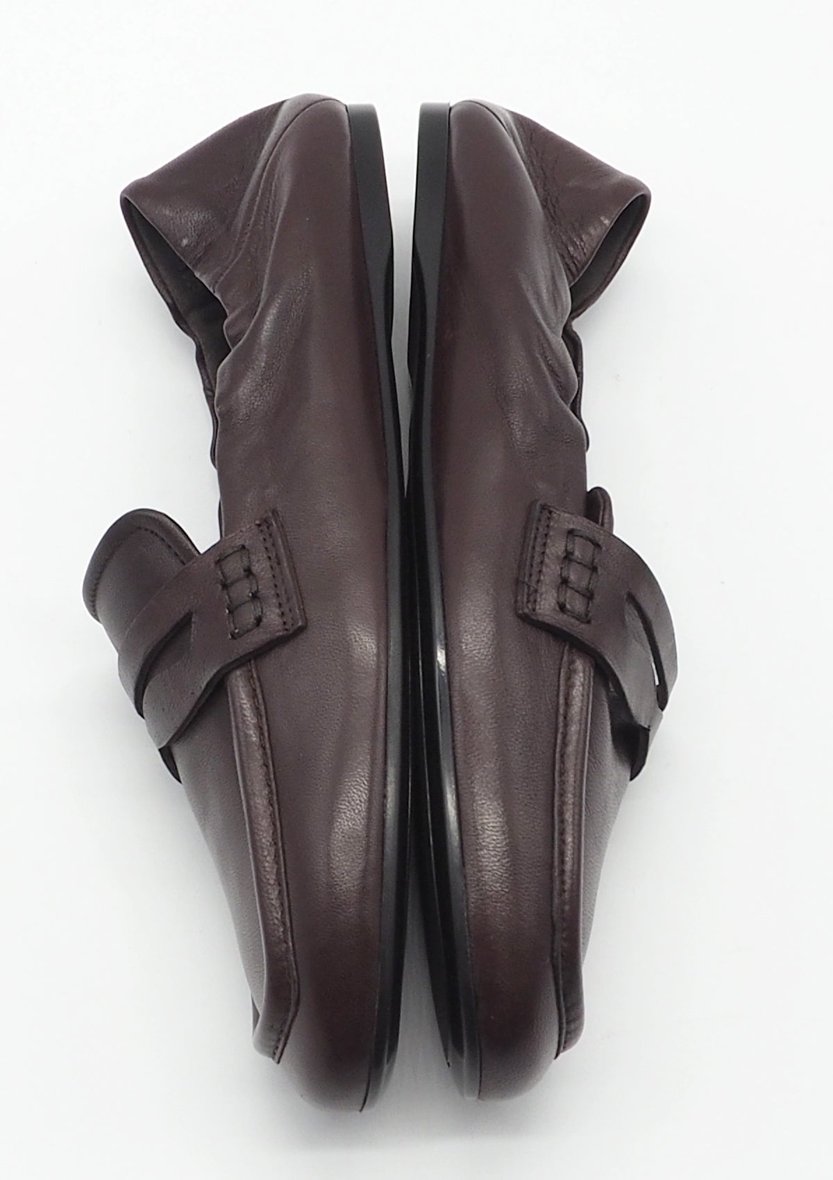 Lässiger Damen Moccassin aus Velours in Braun mit Nieten & Steinen Damen Loafers & Schnürer Strategia 