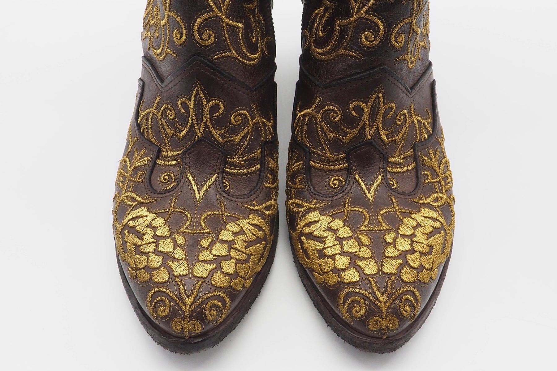 Opulent mit Gold bestickte braune Damen Stiefeletten im Westernstil - Hand gefertigt Damen Stiefeletten Fauzian Jeunesse 