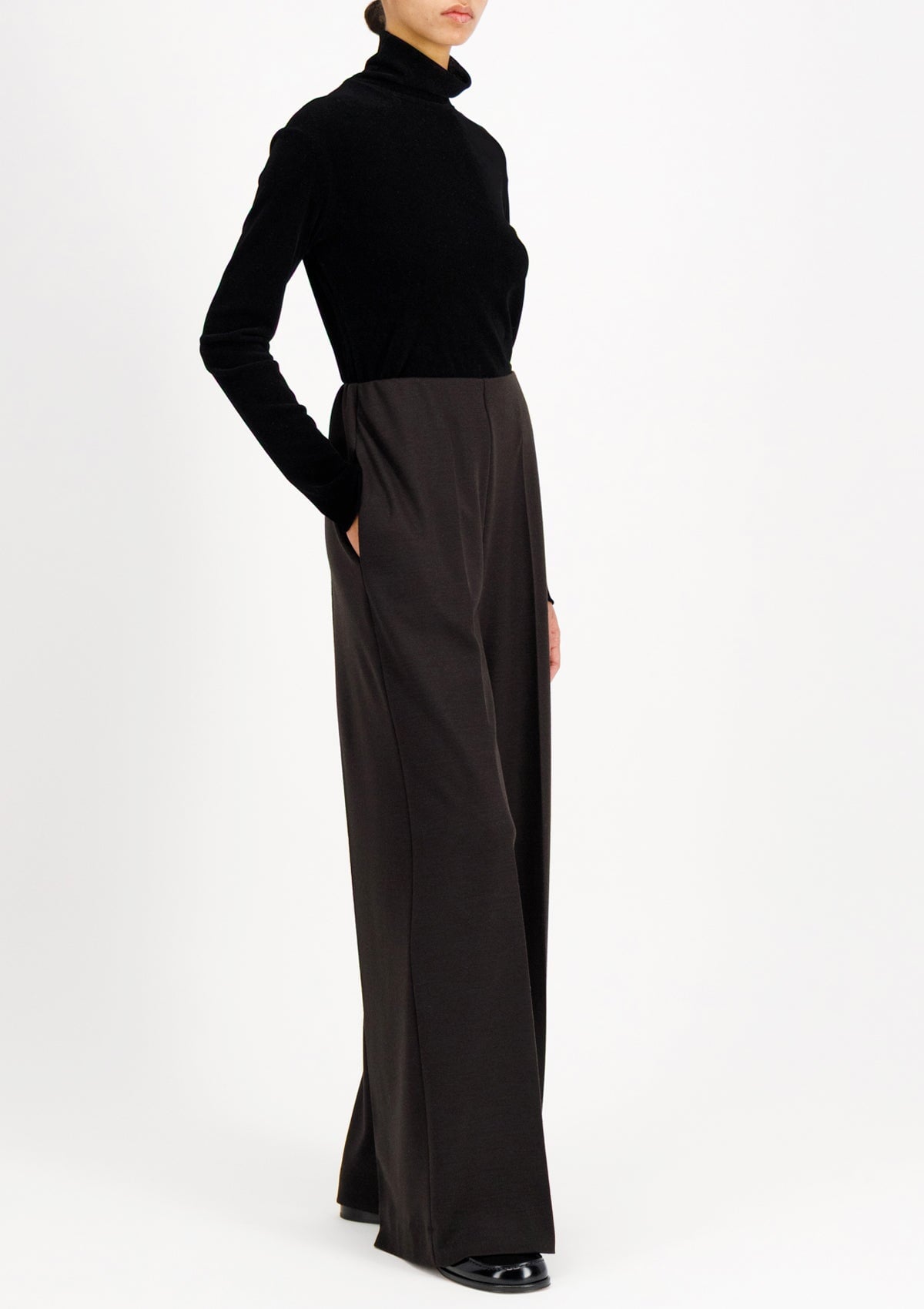 Position 7: Ausgestellte Damen Hose aus fließend weicher Merinowolle in Dunkelbraun Damen Hose Harris Wharf London 