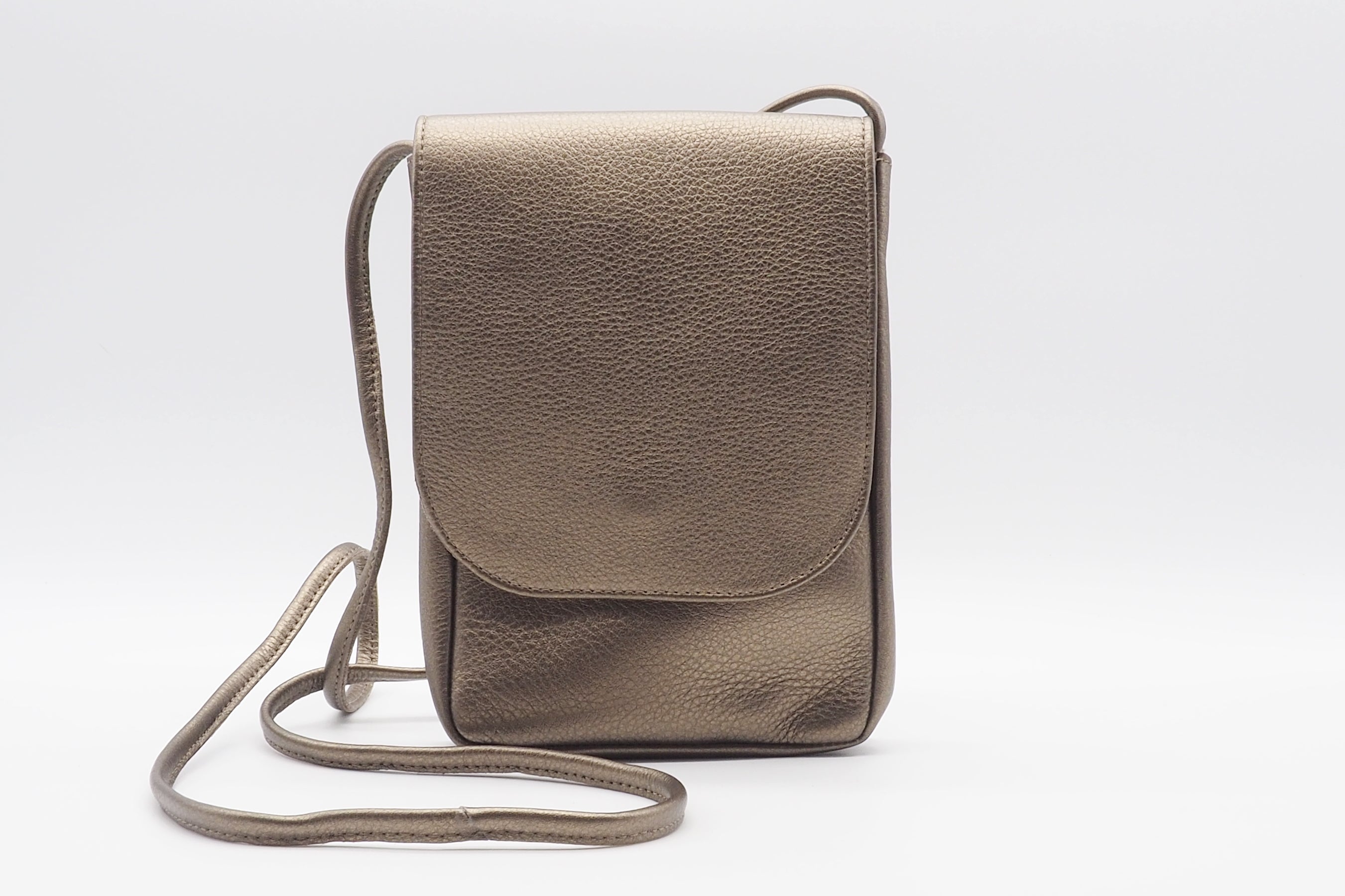 Praktische Crossbodytasche aus Metallicleder in Bronze - Adily Taschen Crossbody & Schultertaschen Arche 
