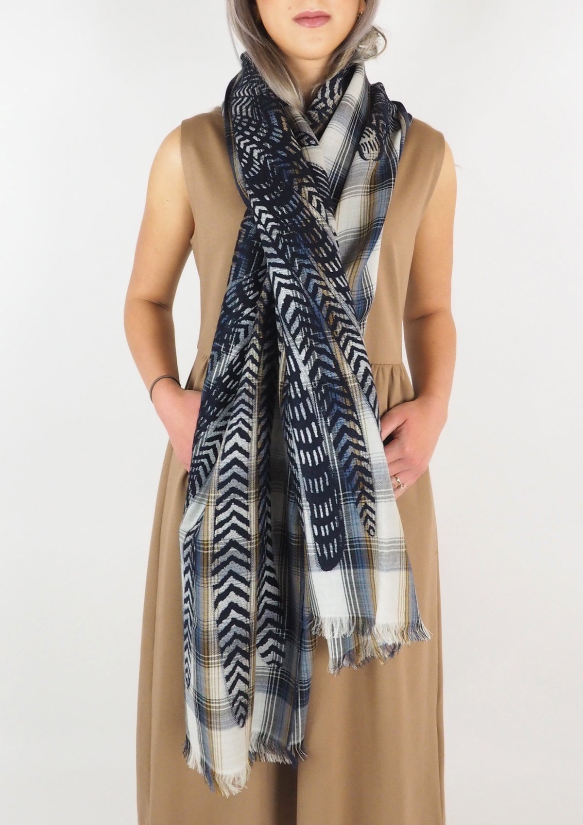 Schal aus Wolle & Baumwolle mit Eulenmotiv in Beige - Hedwige Damen Accessoires Tücher & Schals Inoui E. 