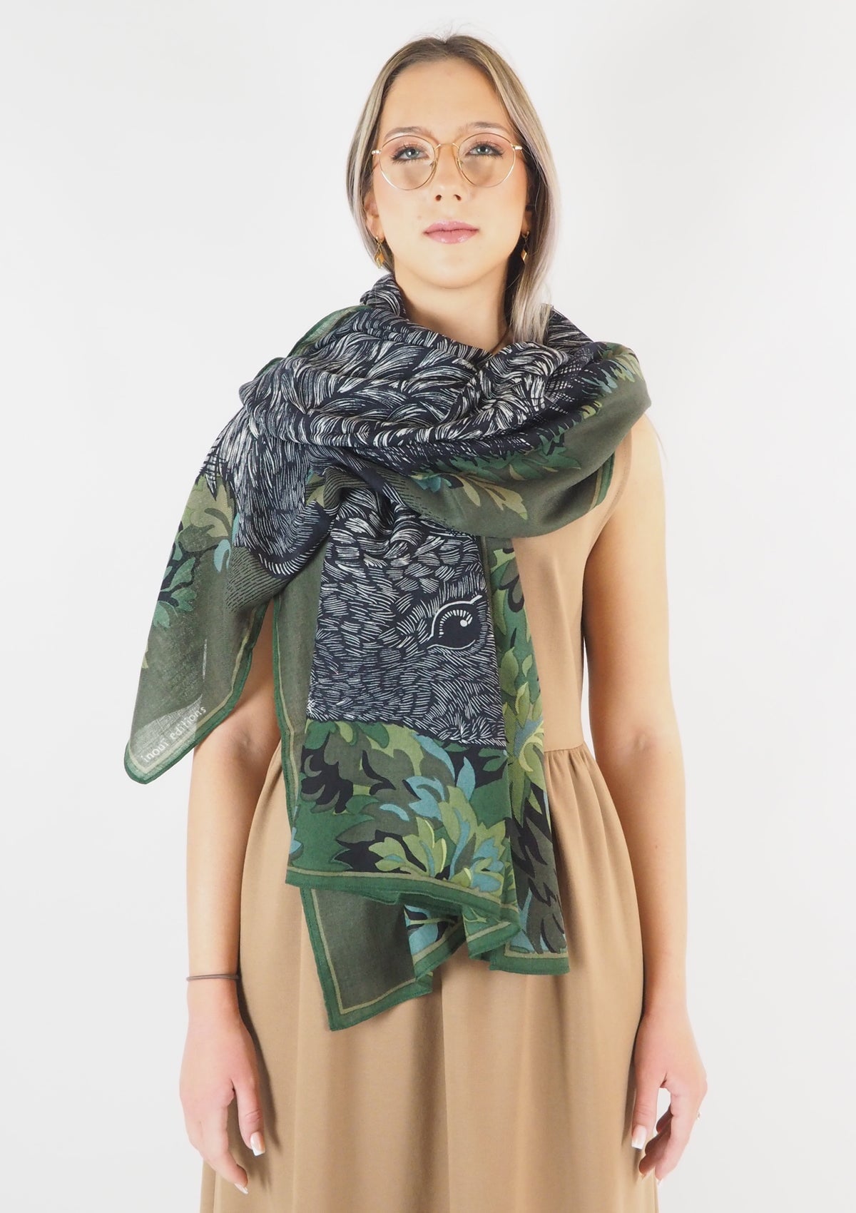 Schal aus Wolle mit Büffelmotiv in Khaki - Walter Damen Accessoires Tücher & Schals Inoui E. 