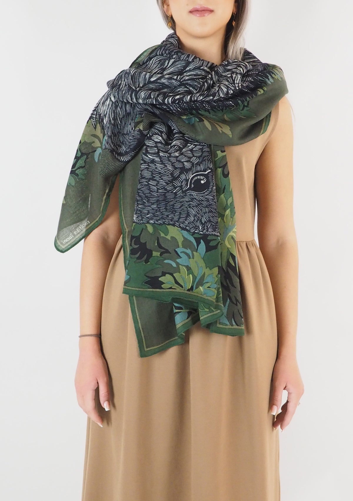 Schal aus Wolle mit Büffelmotiv in Khaki - Walter Damen Accessoires Tücher & Schals Inoui E. 