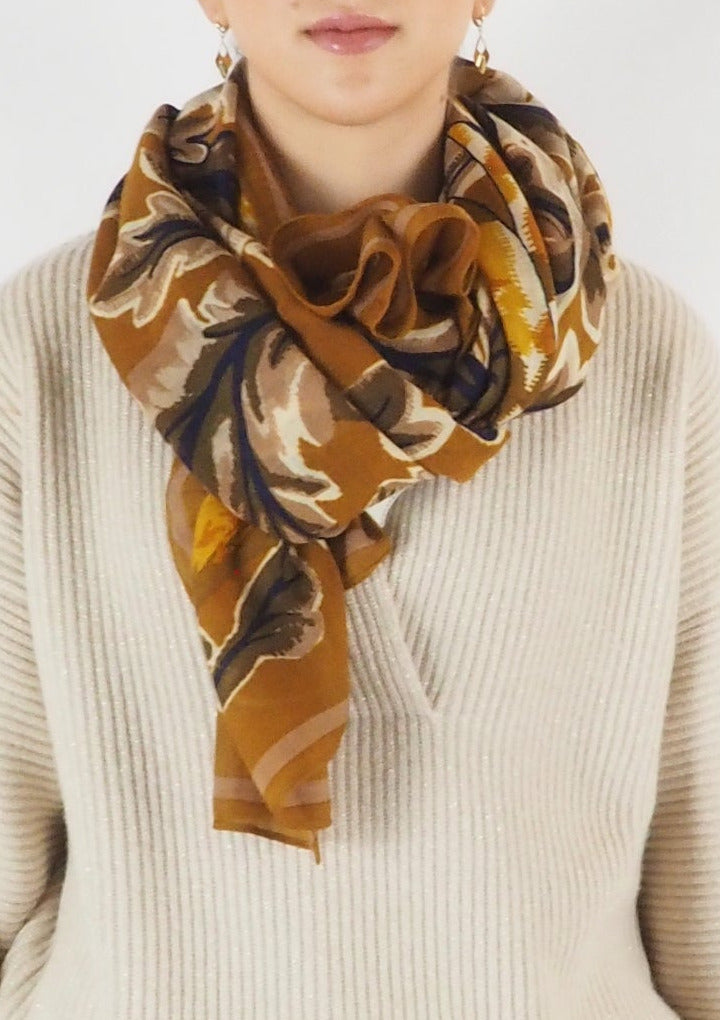 Schal aus Wolle mit einem Löwen & Fuchs in Gelb - Leonard Damen Accessoires Tücher & Schals Inoui E. 