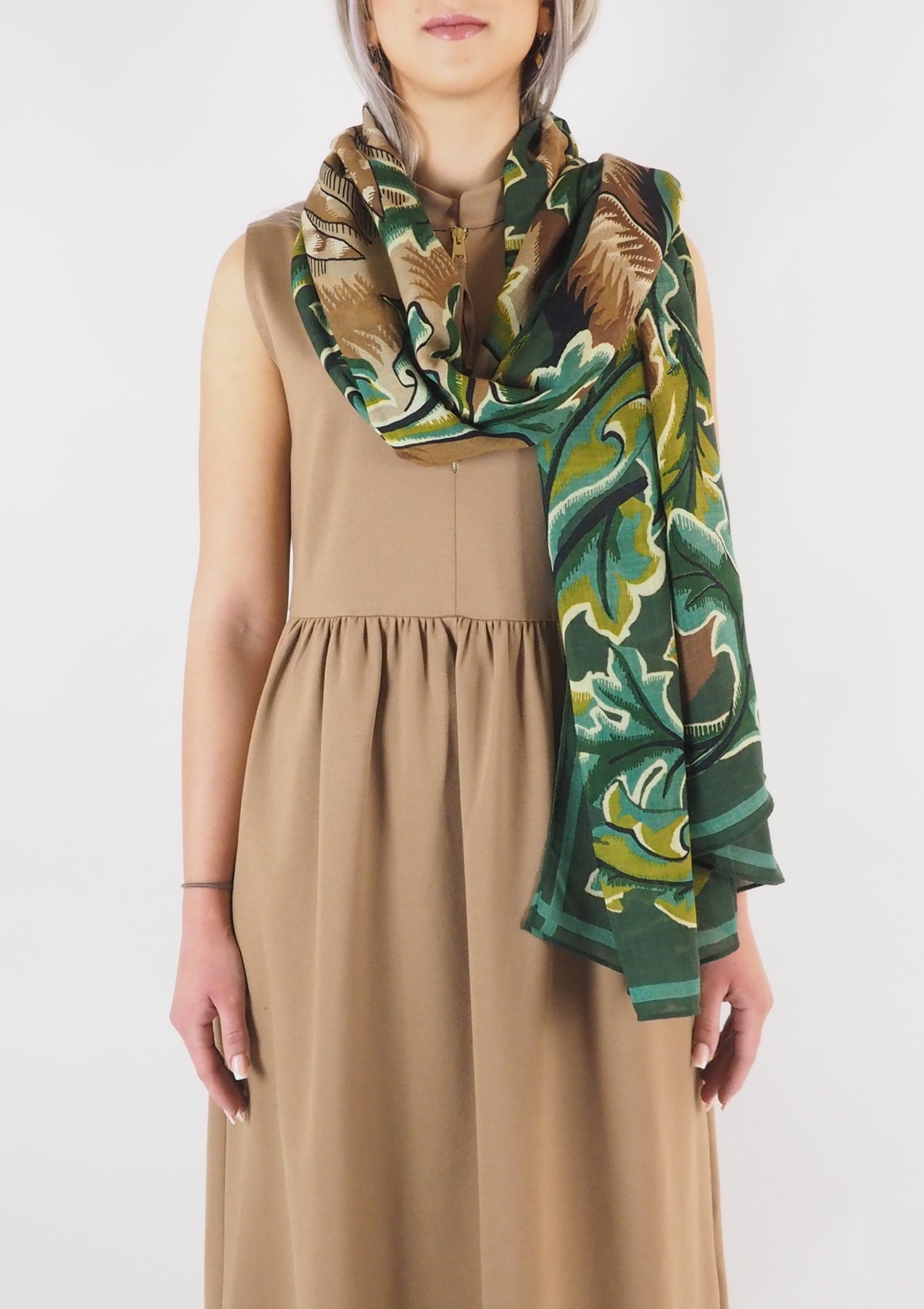 Schal aus Wolle mit einem Löwen & Fuchs in Khaki - Leonard Damen Accessoires Tücher & Schals Inoui E. 