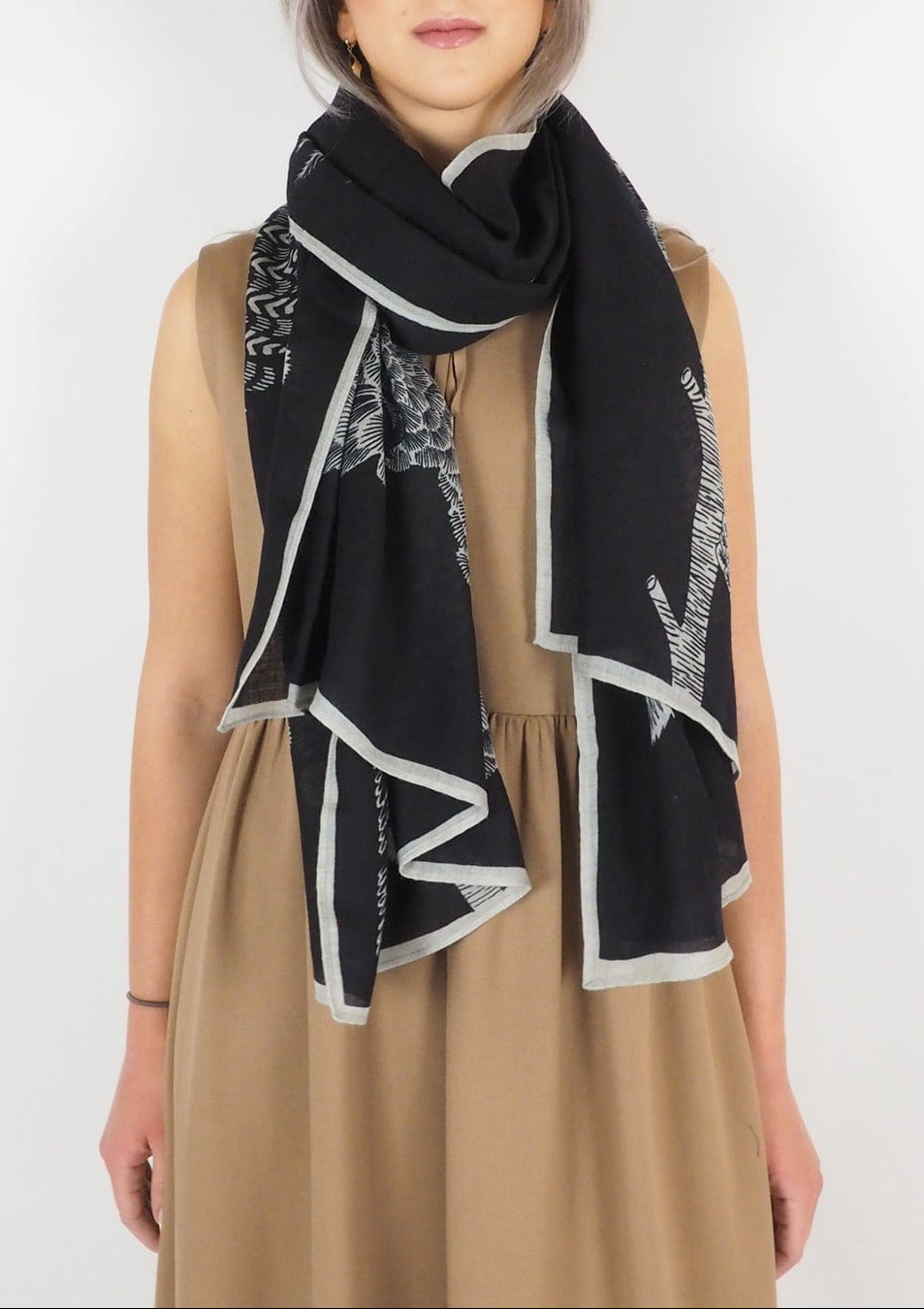 Schal aus Wolle mit Eulen & Katzen in Schwarz - Chouette Damen Accessoires Tücher & Schals Inoui E. 