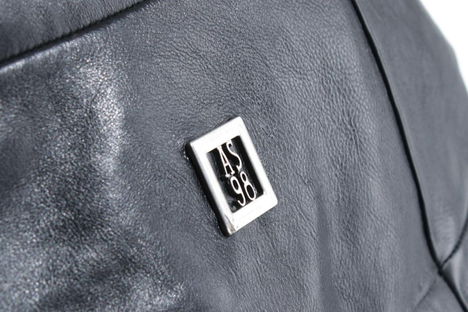 Schultertasche & Crossbody aus perforiertem Leder in Schwarz Taschen Crossbody & Schultertasche A.S. 98 