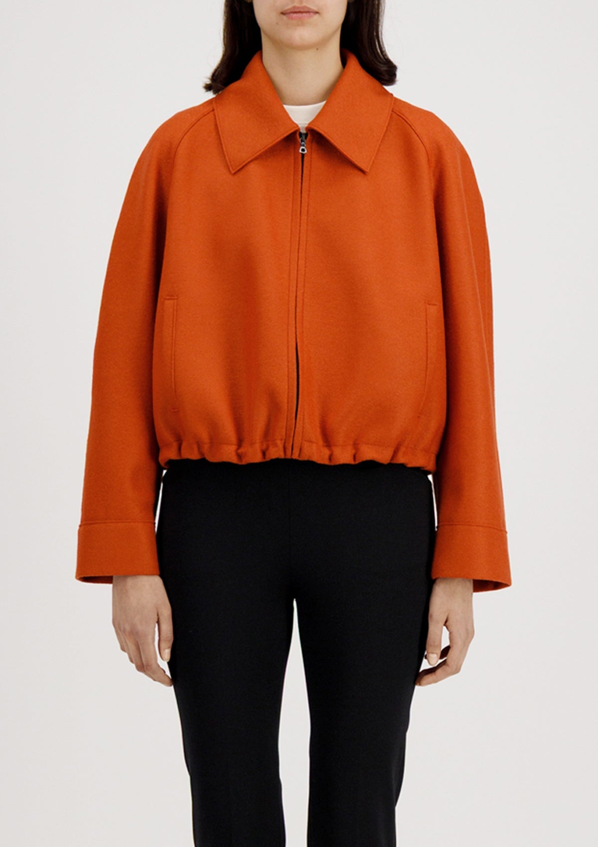 Stilvolle Damen-Blousonjacke aus leichter gepresster Wolle in Rost mit Kordelzug Damen Mantel Harris Wharf London 