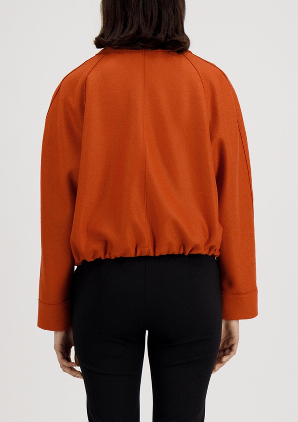 Stilvolle Damen-Blousonjacke aus leichter gepresster Wolle in Rost mit Kordelzug Damen Mantel Harris Wharf London 