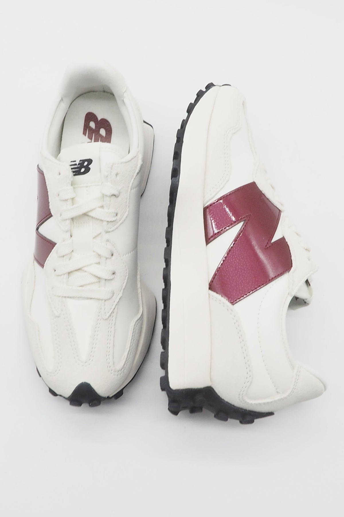 Stylischer Damen Sneaker 327 aus Leder in Weiß & Bordeaux Damen Sneaker New Balance 