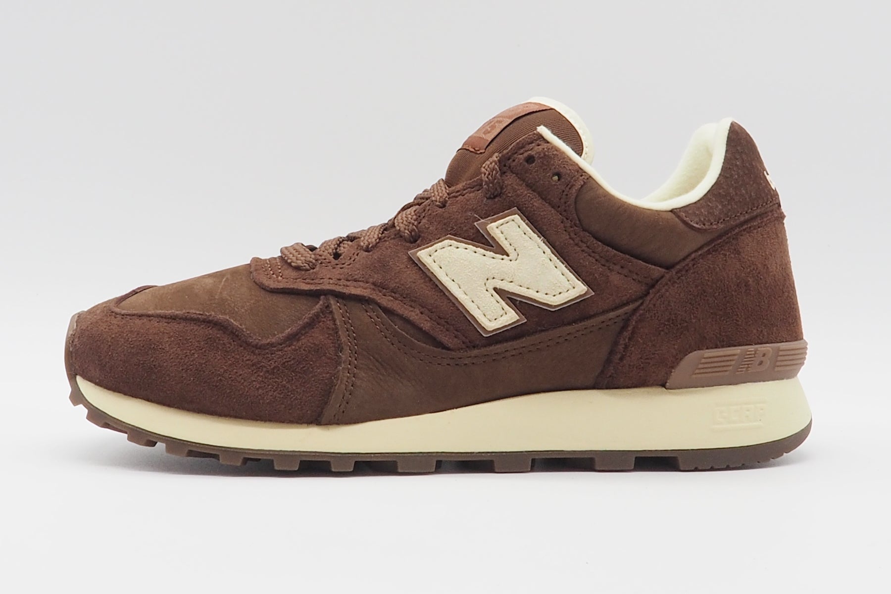 Stylischer Herren Sneaker 475 aus Nubukleder in Rotbraun Herren Sneaker New Balance 