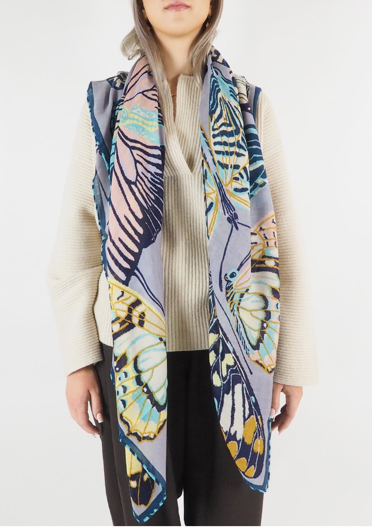 Tuch aus Wolle mit Schmetterlingen in Grau - Papillions Damen Accessoires Tücher & Schals Inoui E. 