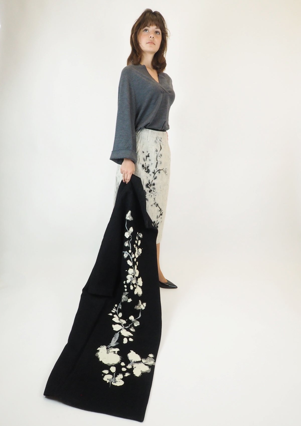 Wadenlanger Damenrock aus Mischfaser in Offwhite mit Jacquard-Blütenmuster Damen Rock Psophia 
