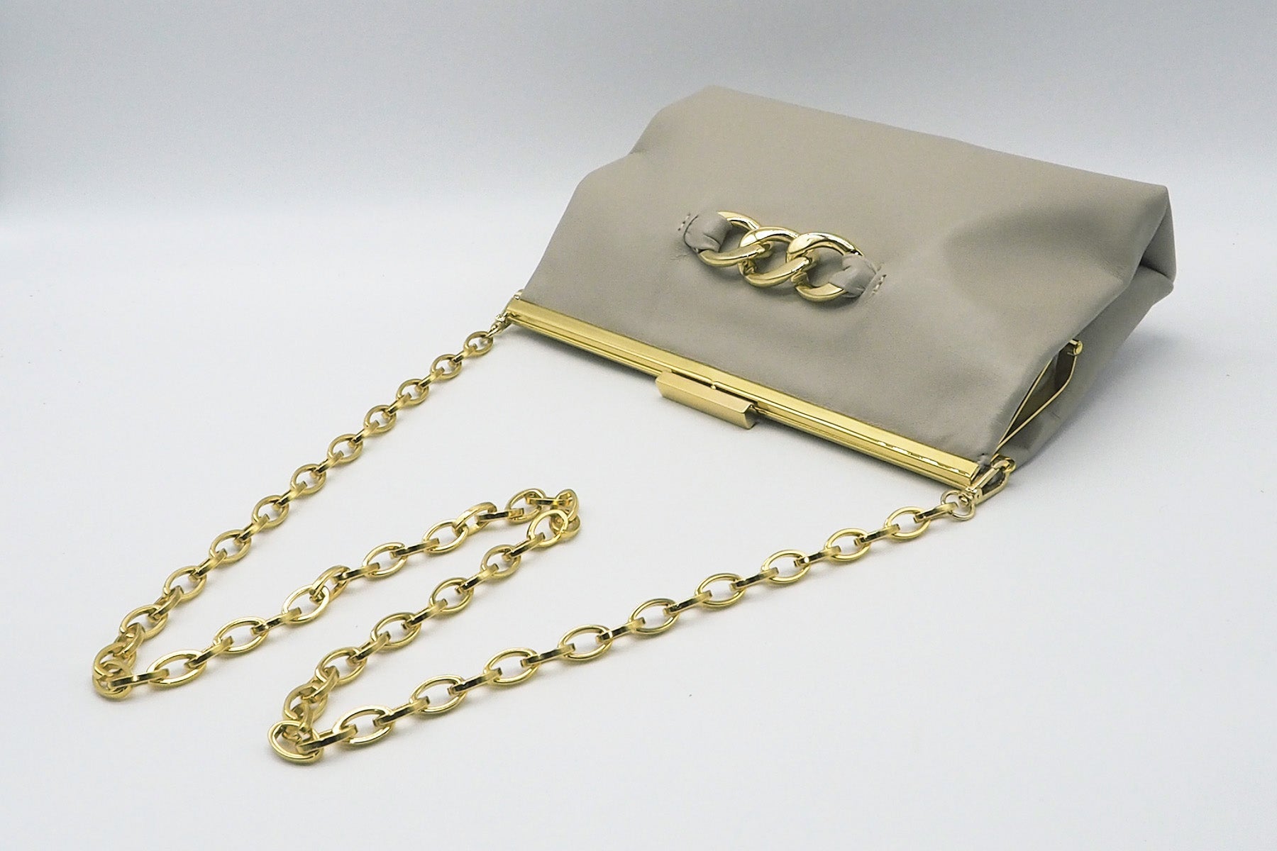 Clutch aus Glattlerder in Grau Taschen Clutches Karin