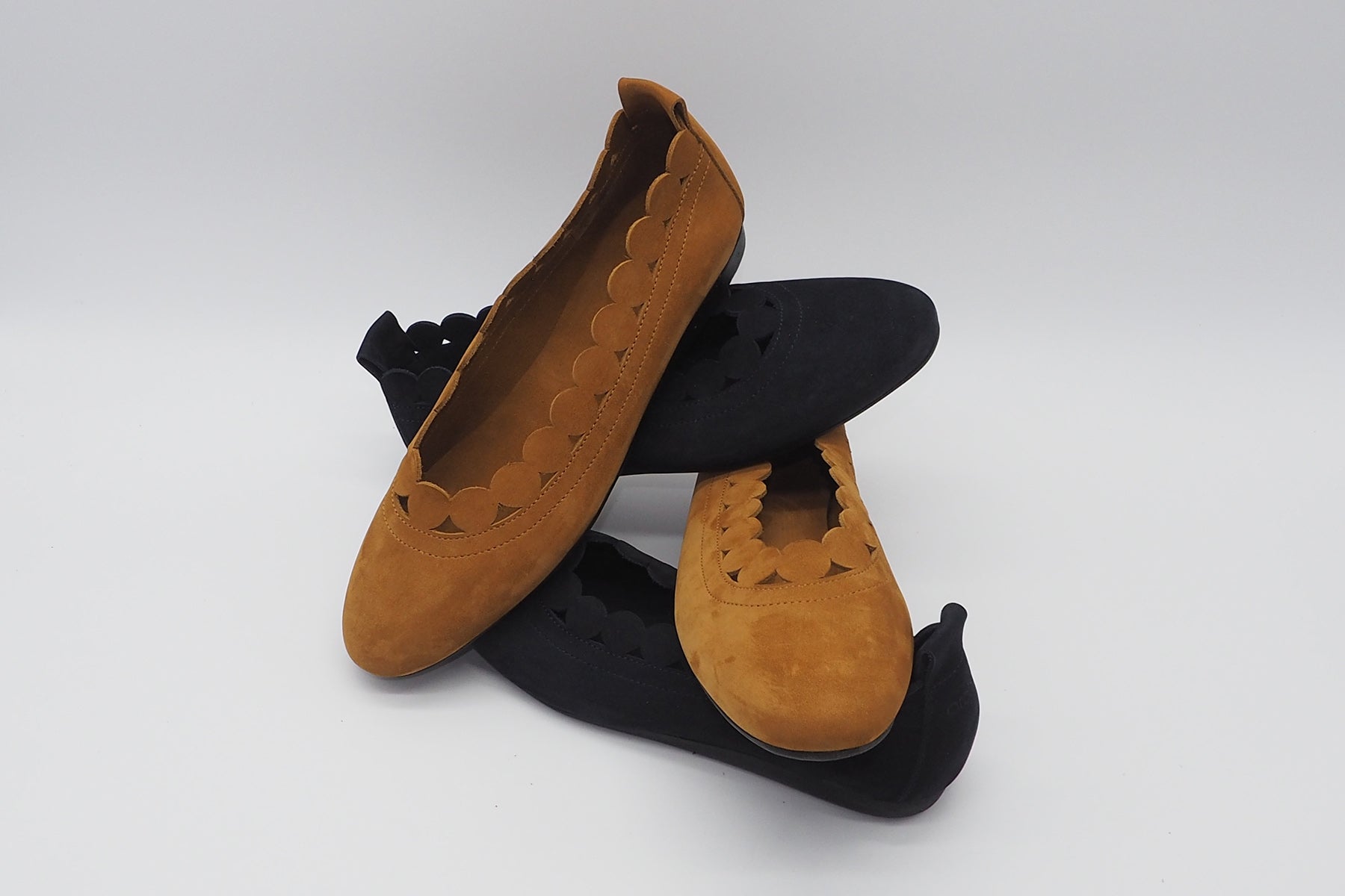 Damen Ballerina aus Nubukleder in Caramel Damen Ballerinas Arche