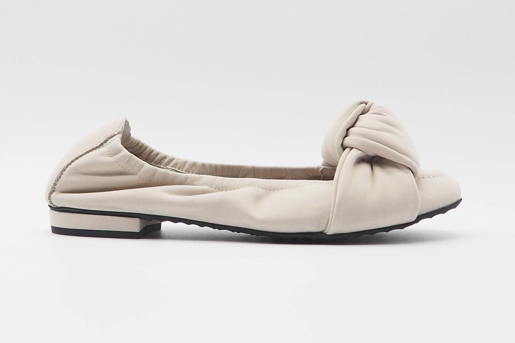 Damen Ballerina aus Nubukleder in Creme Damen Ballerinas Kennel & Schmenger