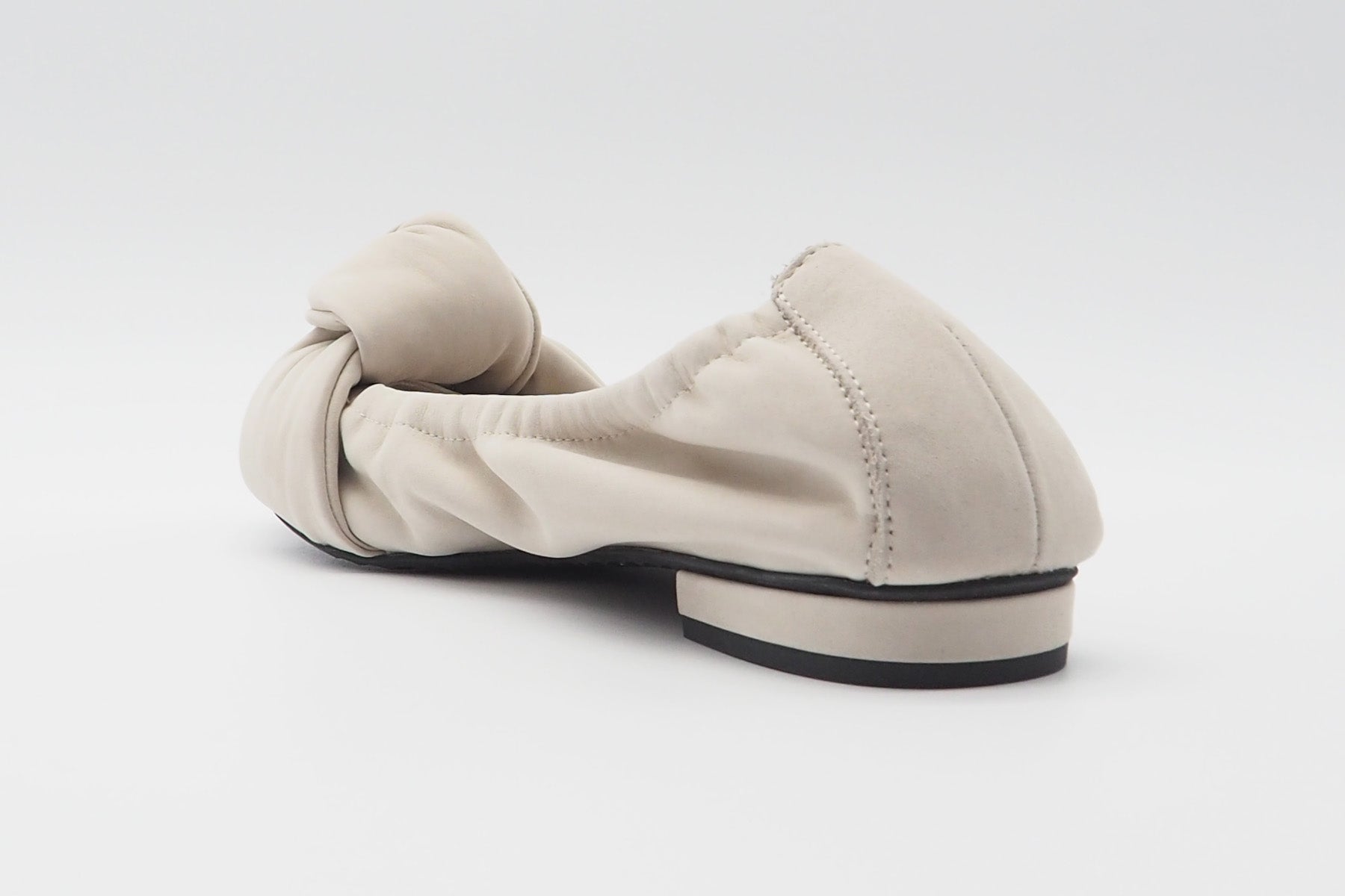 Damen Ballerina aus Nubukleder in Creme Damen Ballerinas Kennel & Schmenger