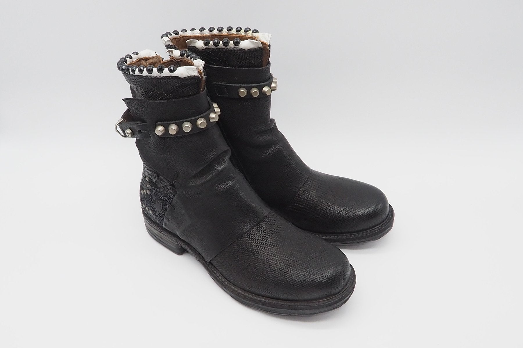 Damen Bootie aus Leder in Schwarz mit Nieten Damen Boots A.S. 98