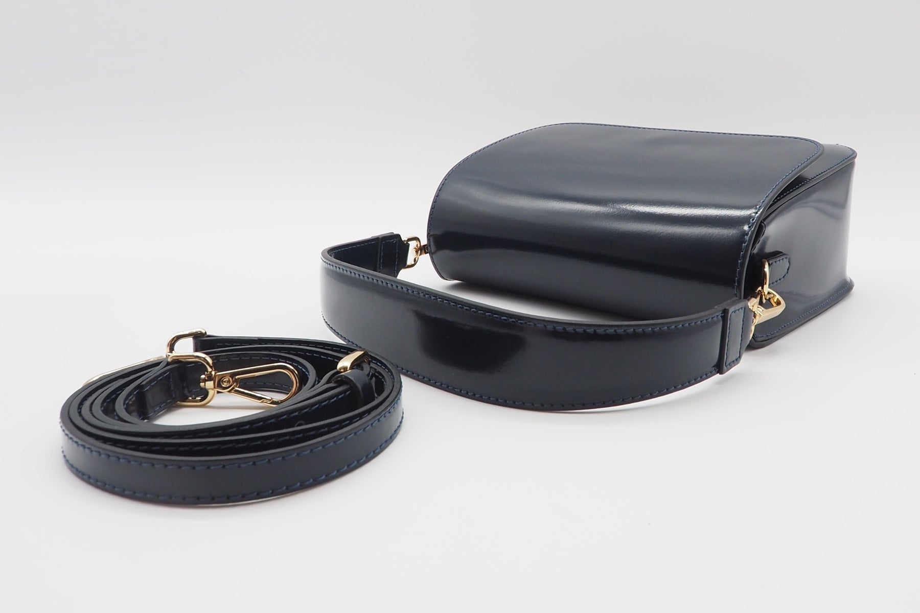 Damen Crossbody- & Schultertasche aus Glattleder in Navy Taschen Crossnbody & Schultertaschen Nina Hill 