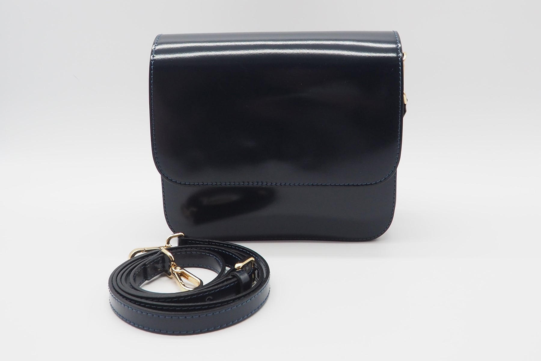 Damen Crossbody- & Schultertasche aus Glattleder in Navy Taschen Crossnbody & Schultertaschen Nina Hill 