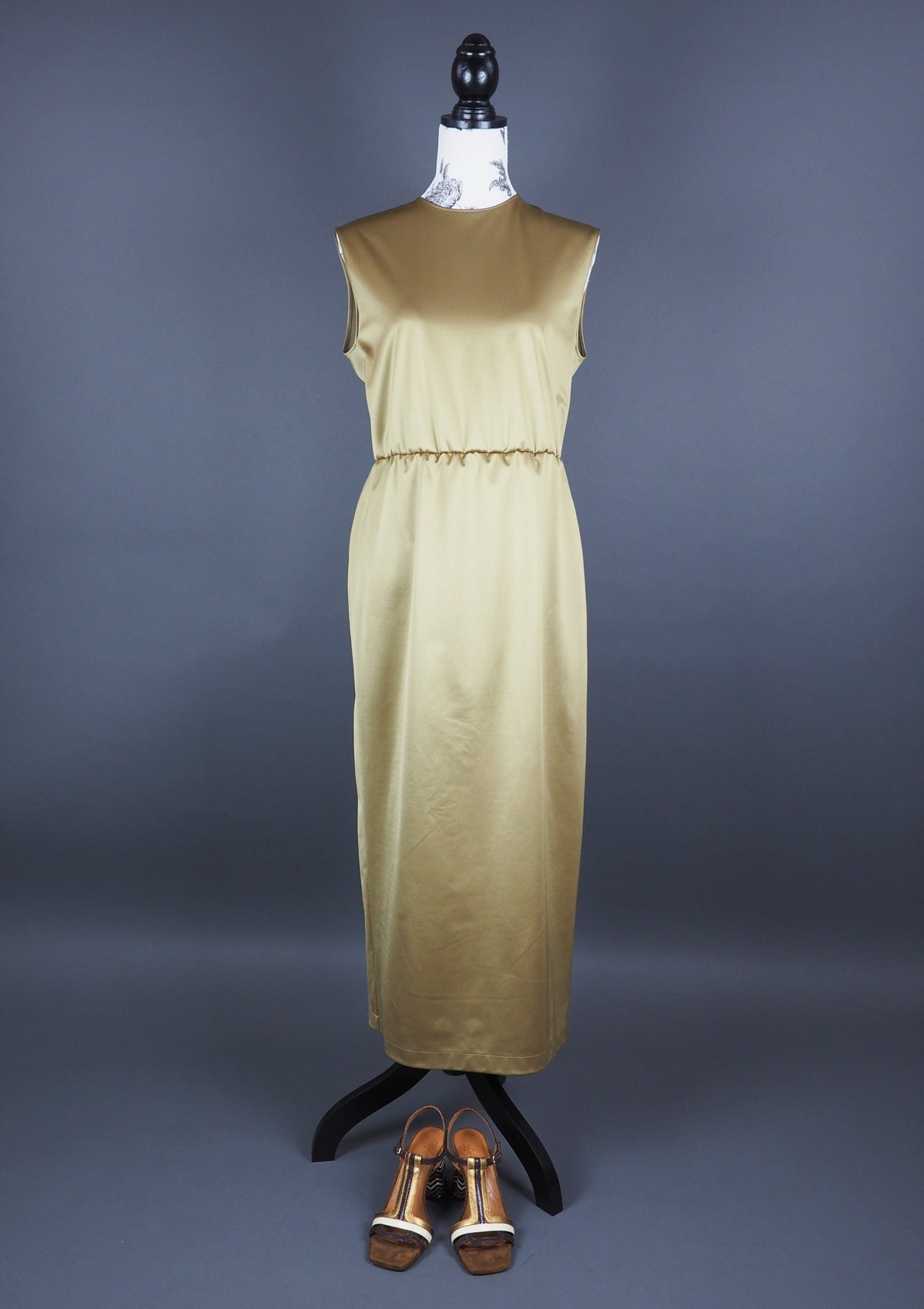 Damen Kleid aus Satin-Stretch in Gold Damen Kleid Harris Wharf London 