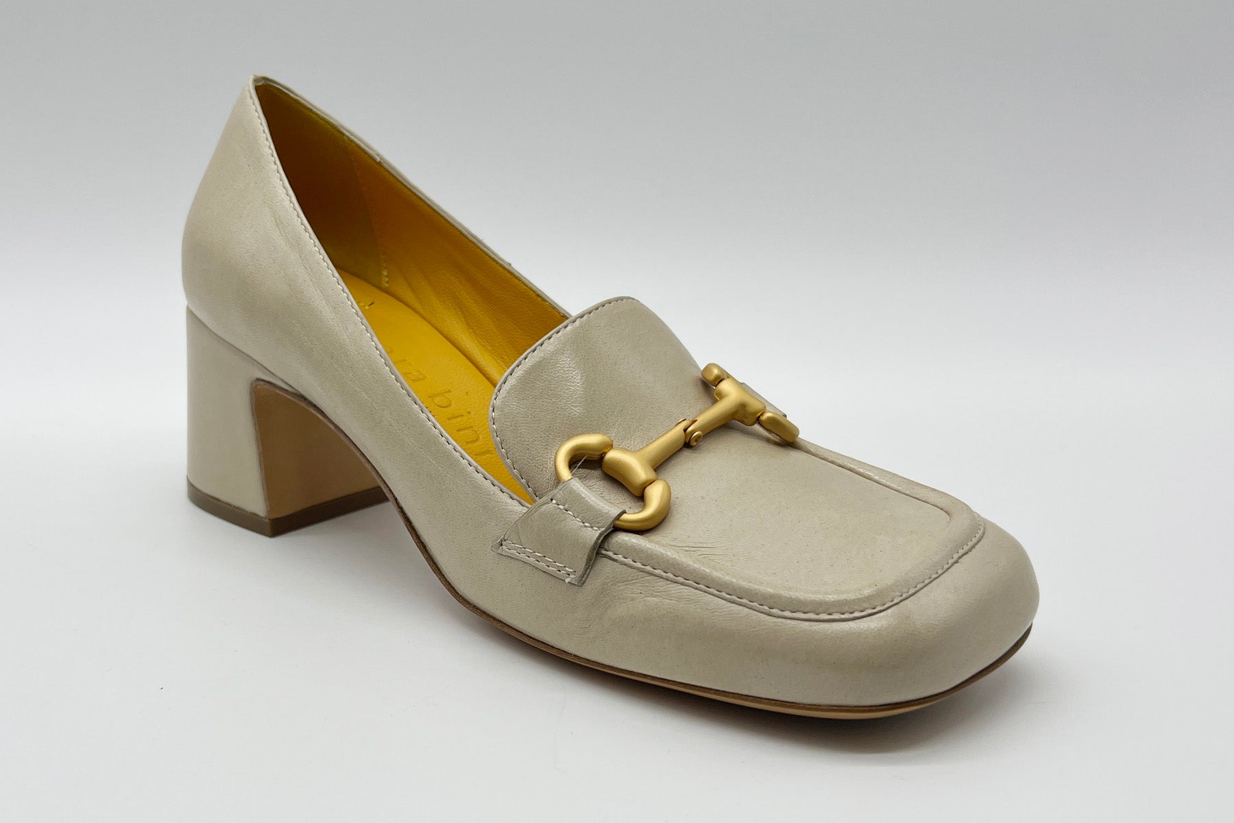 Damen Loafer aus Glattleder in Sand mit Absatz Damen Loafers & Schnürer Mara Bini