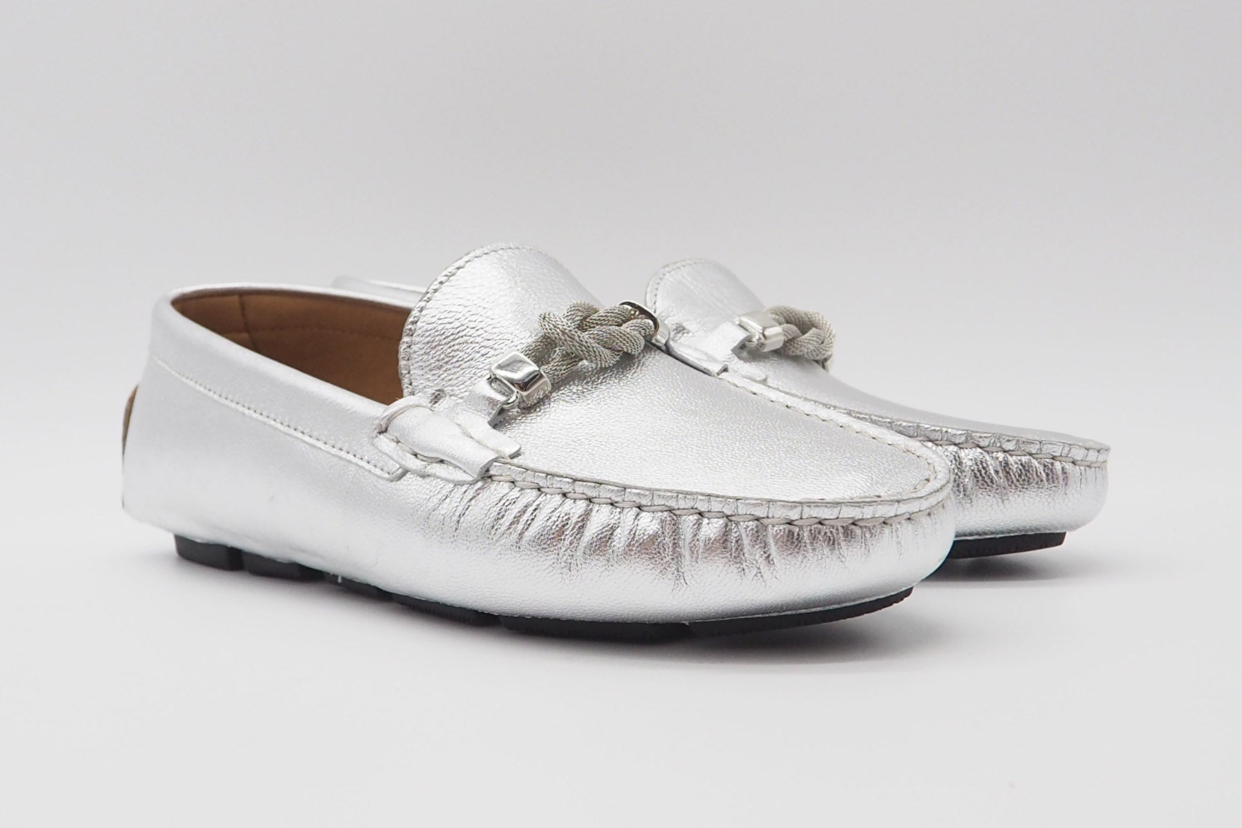 Damen Loafer aus Metsllicleder in Silber mit silberner Schnalle & partieller Gummisohle Damen Loafers & Schnürer Conte V