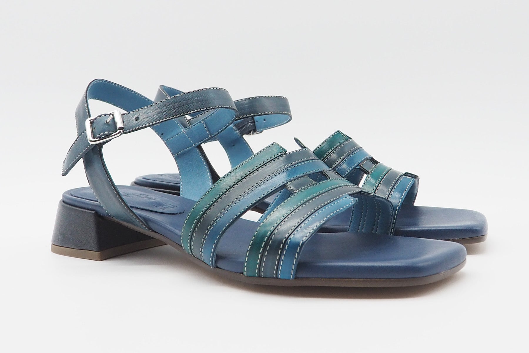 Damen Patchwork-Sandele aus Leder in Blaunuancen Damen Sandalen Alternativa