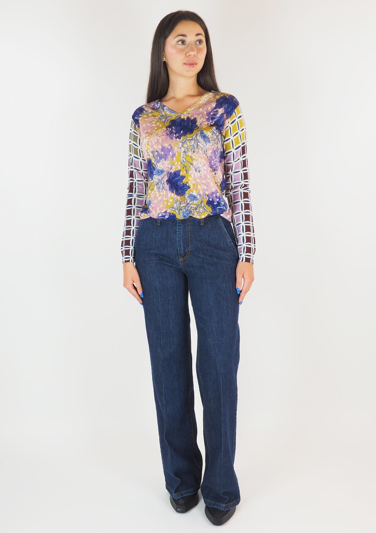 Damen Pullover aus feiner Merino Wolle mit V-Ausschnitt in Multicolor Damen Pullover in bed with you 
