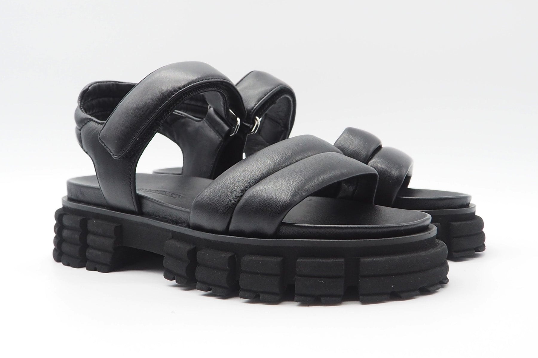 Damen Sandale aus Leder in Schwarz Damen Sandalen Kennel & Schmenger