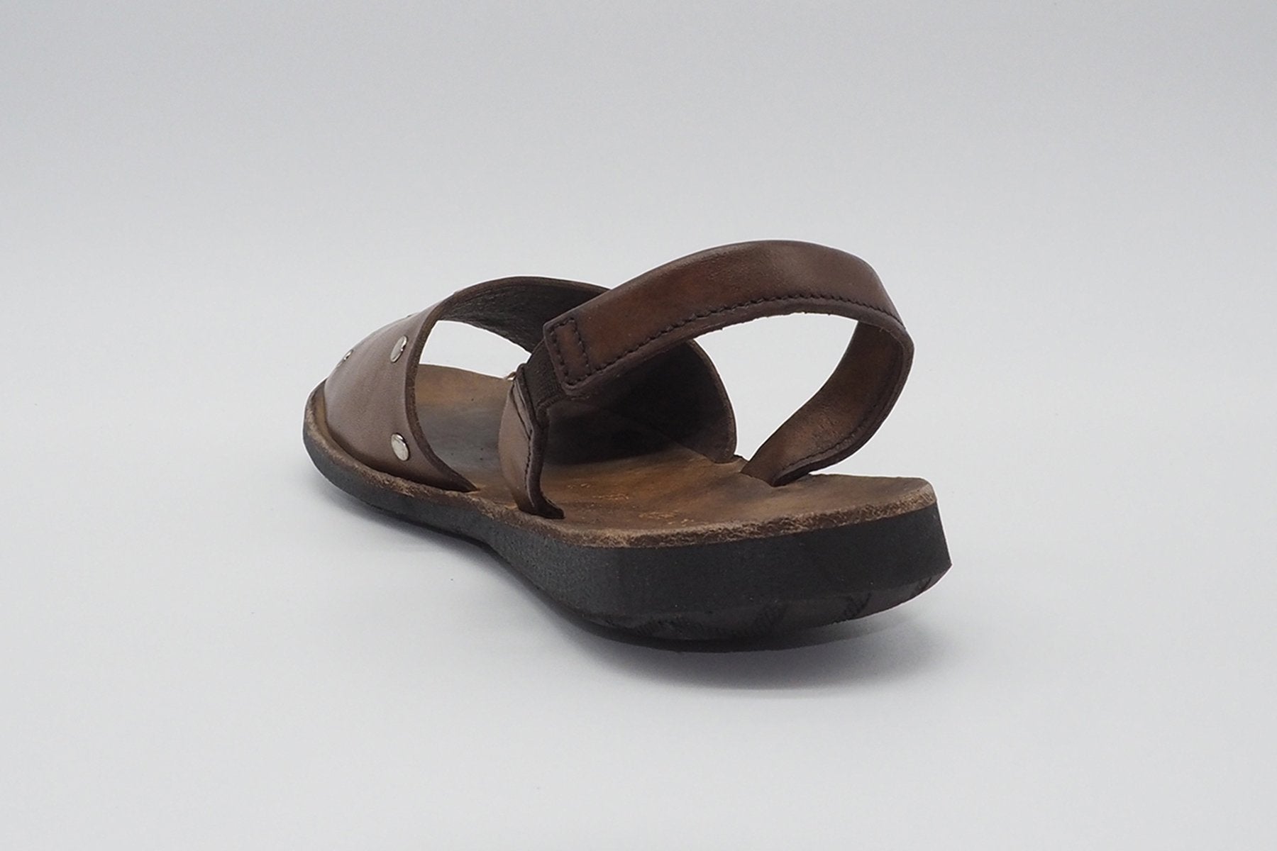 Damen Sandale in cooler Vintage-Optik Mittelbraun Damen Sandalen Brador
