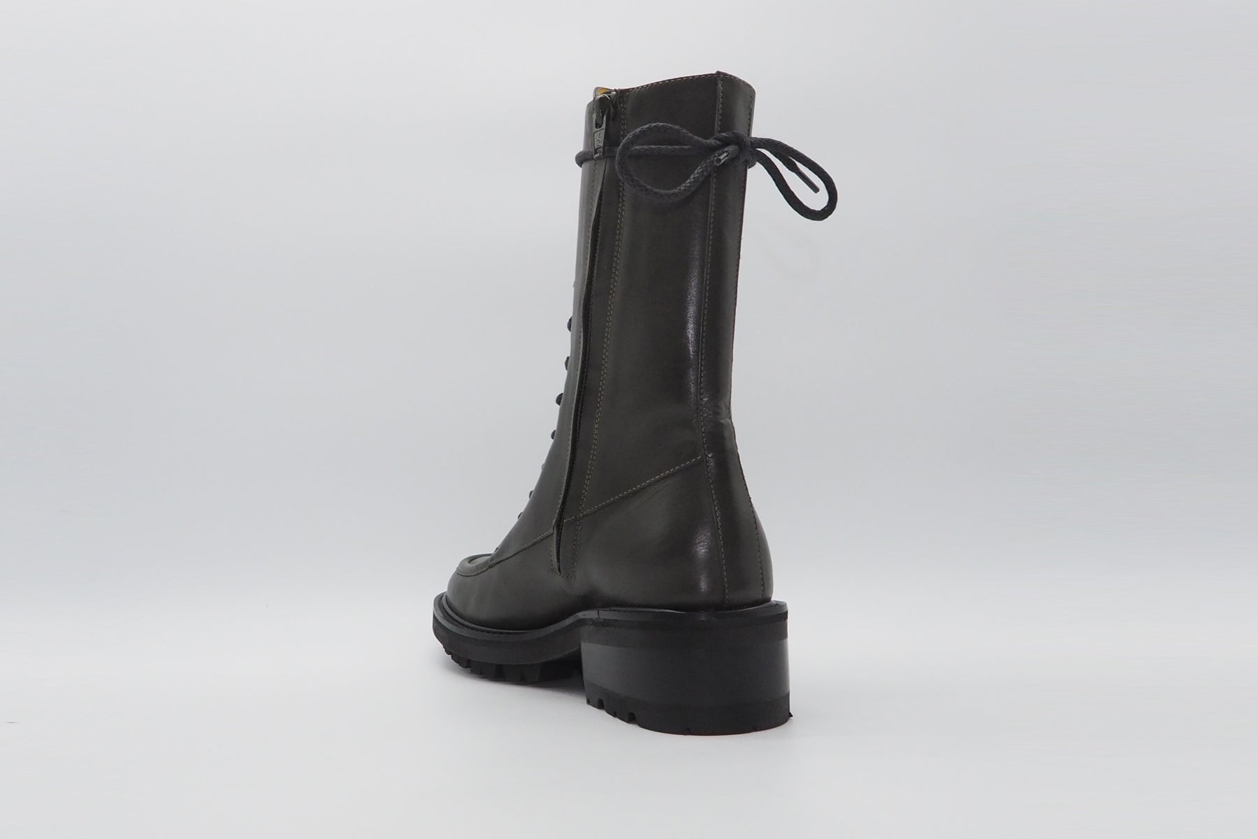 Damen Schnürboots im Combatstil aus Handschuhleder in Military Green Damen Schnürboots Mara Bini