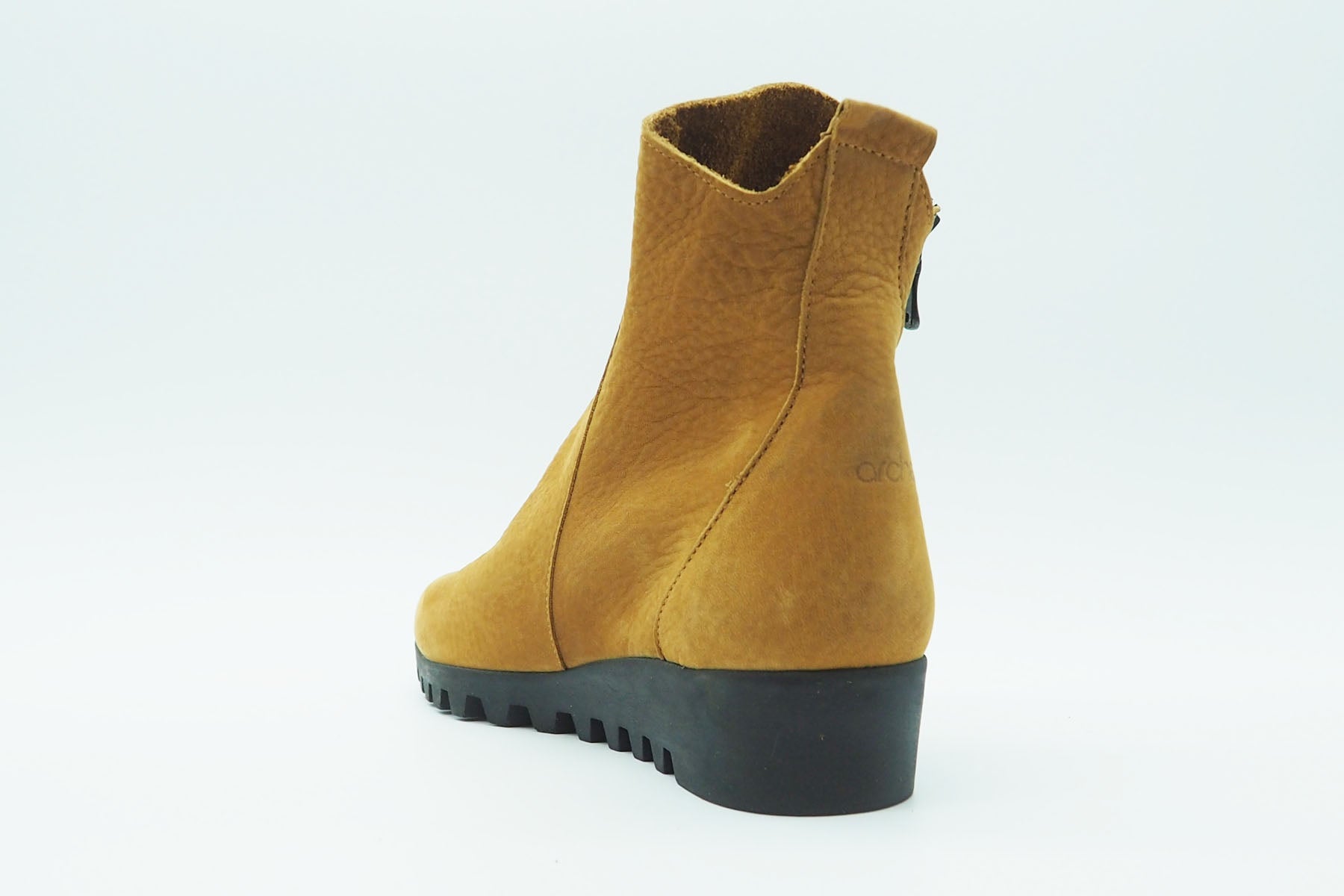 Damen Stiefelette "Lomage" aus Nubukleder in Mittelbraun Damen Stiefeletten Arche 