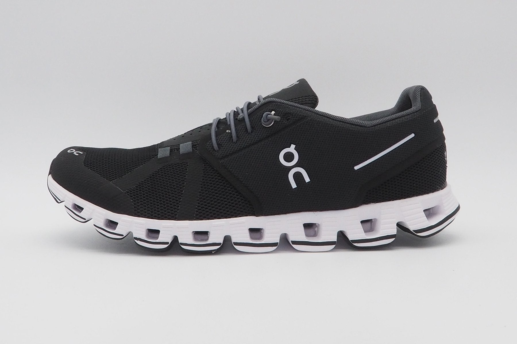 Herren Sneaker Cloud aus atmungsaktivem Mesh in Black/White Herren Sneakers Funktionen On