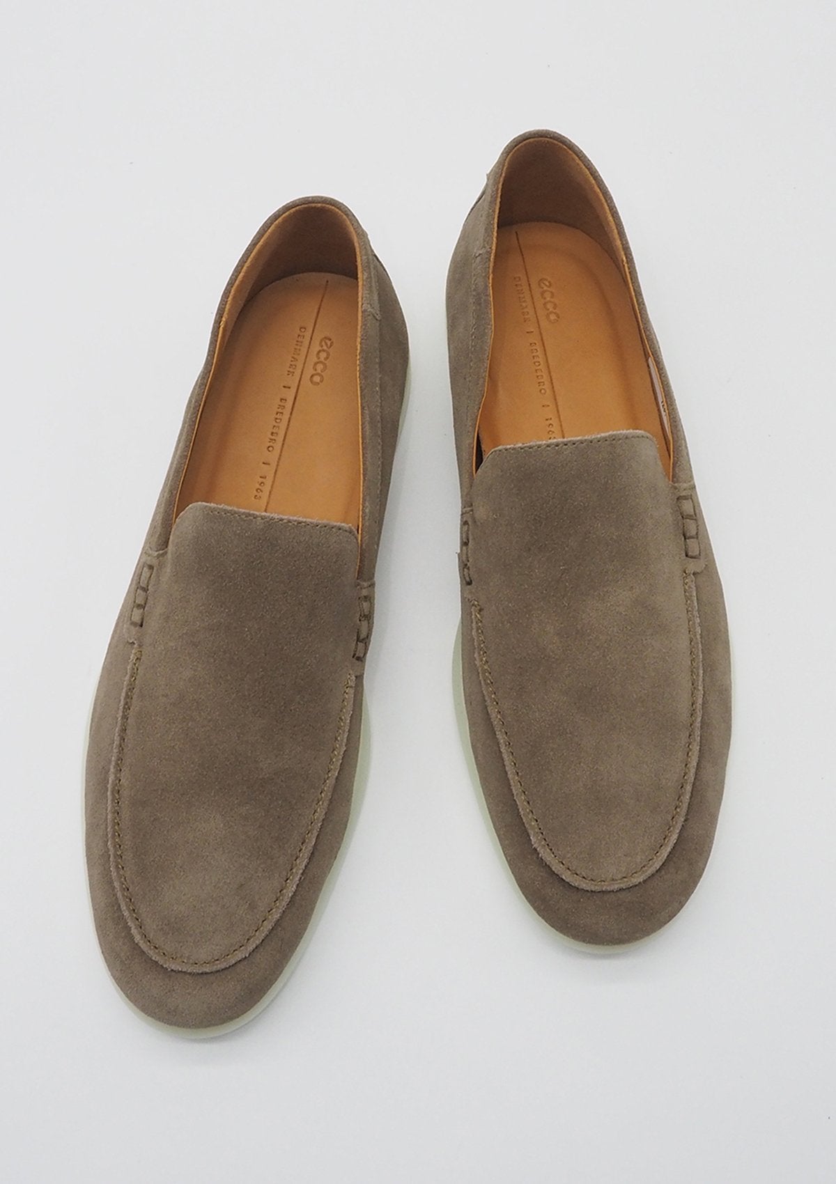 Herrenslipper mit anschmiegsamen Veloursleder in Sand Herren Loafers & Slipper Ecco