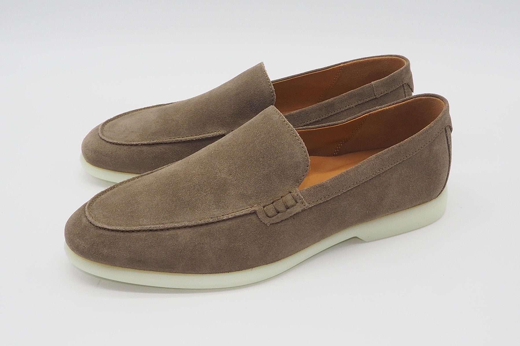 Herrenslipper mit anschmiegsamen Veloursleder in Sand Herren Loafers & Slipper Ecco