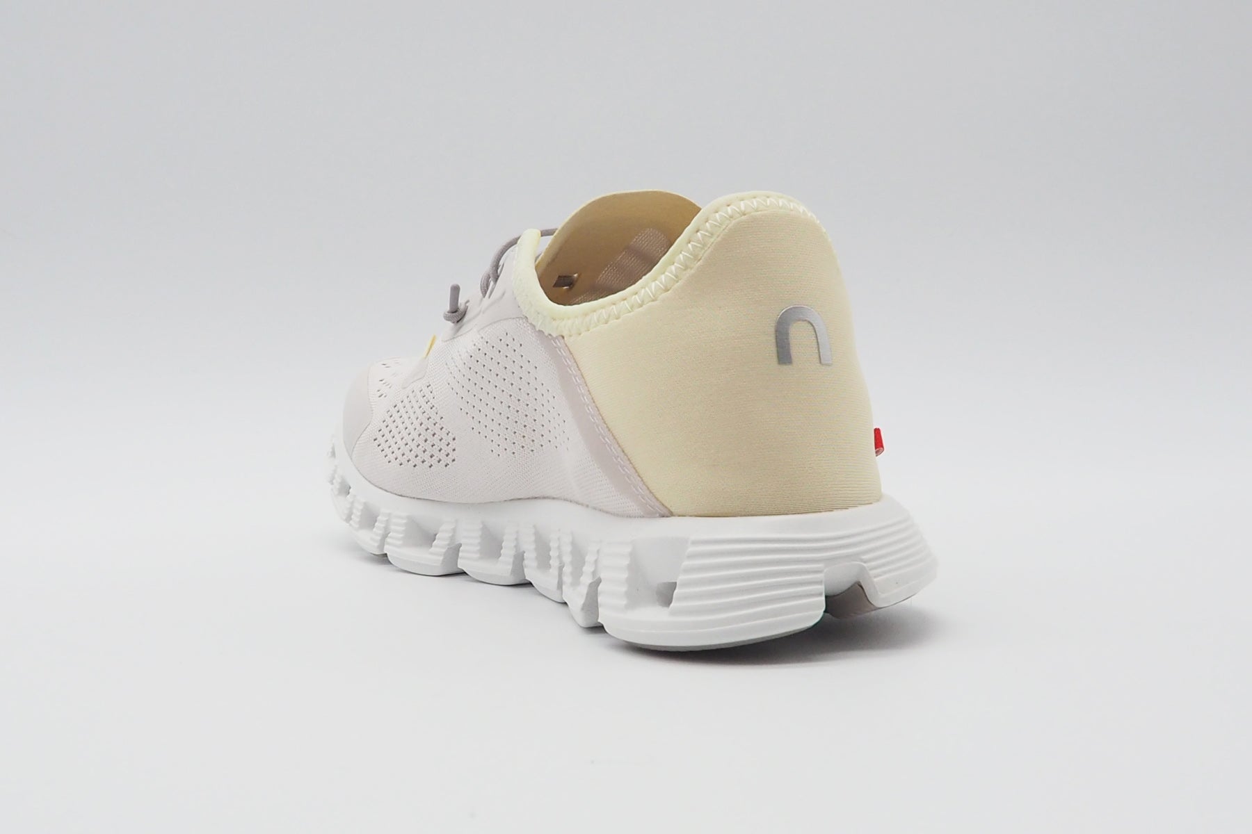 Lässige Damen Sneaker "Cloud 5 Coast" aus Mesh in Sand & Ray Damen Sneaker On 